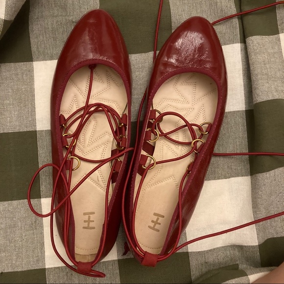 Red laced flats - Picture 2 of 3